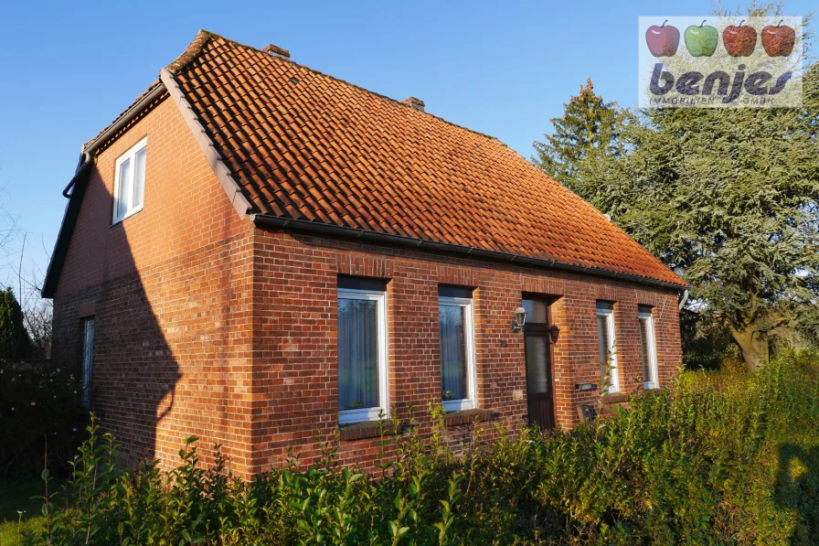 Wohnhaus in Hassel  - Haus kaufen in Hassel (Weser) - Wohnhaus für Handwerker mit eingewachsenem Garten und guter Erreichbarkeit nach Verden und Nienburg