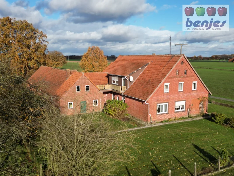 Hofstelle in Einzellage  - Haus kaufen in Affinghausen - Handwerker gesucht: Charmante Hofstelle in U-Form mit weitem Blick über die Felder