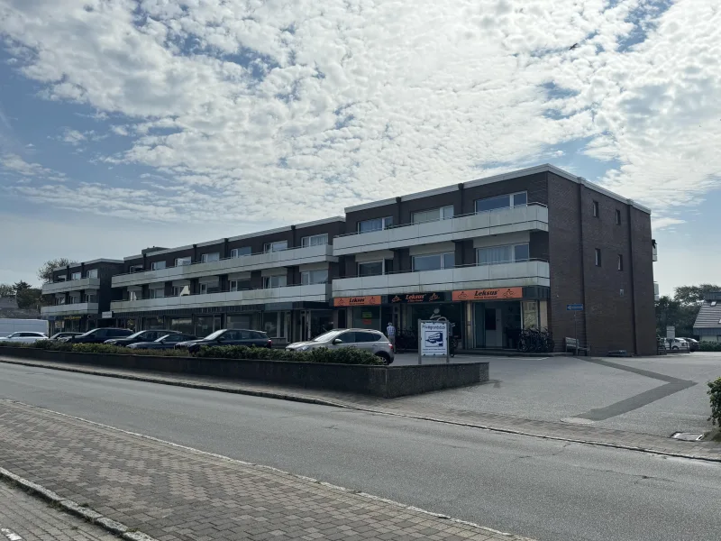 Titel - Laden/Einzelhandel mieten in Wenningstedt-Braderup - Exklusive Gewerbefläche in Toplage von Wenningstedt – Vielseitige Nutzungsmöglichkeiten mit optionalem Lagerraum