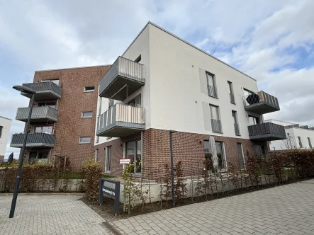 Außenansicht - Wohnung mieten in Tornesch - Helle 3 Zimmer-Wohnung mit Balkon direkt am Lüttensee