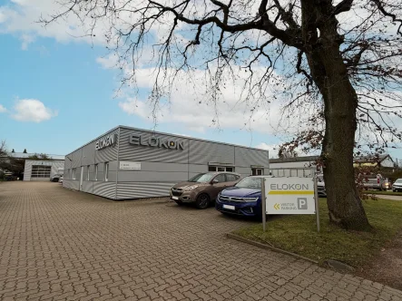 Frontansicht - Büro/Praxis mieten in Tornesch - Ebenerdige Bürofläche im Gewerbegebiet Tornesch - nahe dem Bahnhof und der Autobahn