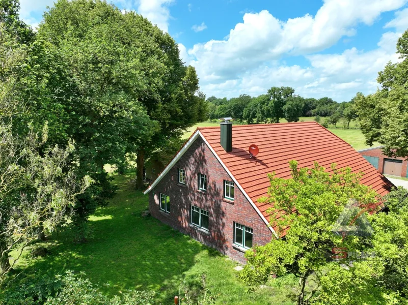 Schöner Landhausstil - Haus kaufen in Uplengen - Top modernisiertes Landhaus in herrlicher, ruhiger Lage