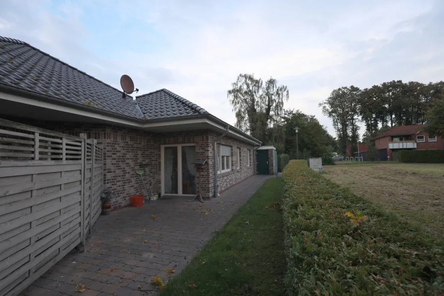 Außenansicht - Haus mieten in Uplengen - Wohnen im Zentrum