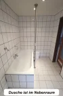 Badezimmer mit Badewanne