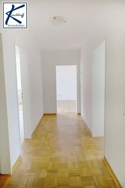 Flur - Wohnung kaufen in Bad Harzburg - Helle 2-Zimmer-Wohnung mit Loggia in ruhiger Wohngegend von Bad Harzburg