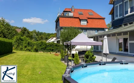 Pool und Garten - Wohnung kaufen in Goslar - Wunderschöne Altbauwohnung mit zusätzlichem Baugrundstück in Goslar-Steinberg zu verkaufen