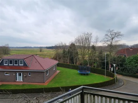 Unberbaute Aussicht! - Wohnung kaufen in Jever - Modernisierte Eigentumswohnung mit freiem Ausblick in ruhiger Sackgassenlage