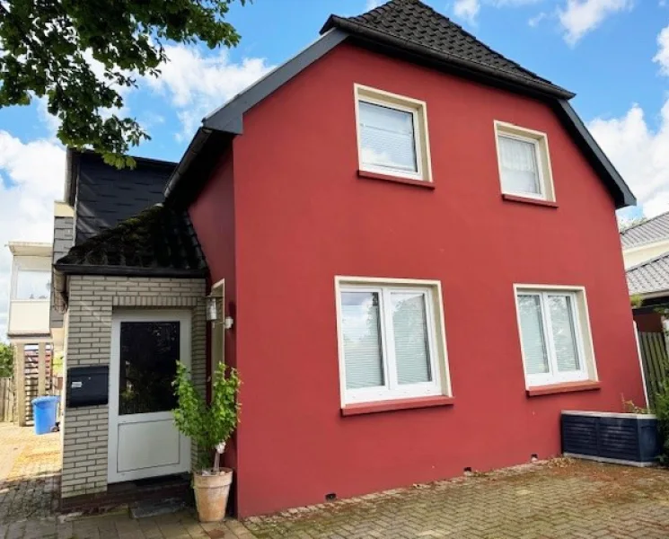  - Haus kaufen in Bad Zwischenahn - Anleger aufgepasst!3-Familienhaus in Bad Zwischenahn zu verkaufen