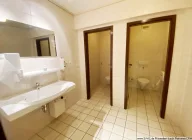 Toiletten im Untergeschoss