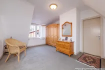 Schlafzimmer DG