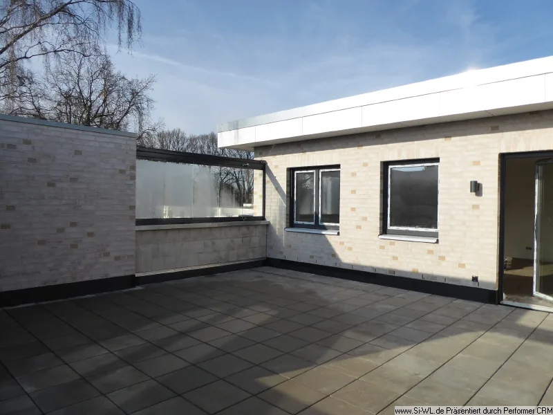 Dachterrasse mit Wind und Schallschutz