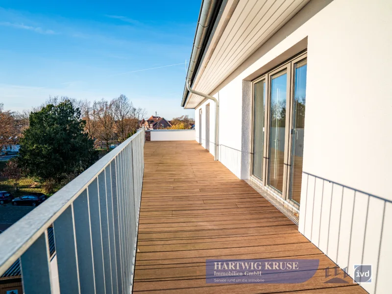  - Wohnung kaufen in Stade - Entdecken Sie Ihr Traum-Penthouse: Barrierefrei mit Balkon und Dachterrasse in Super-Lage!