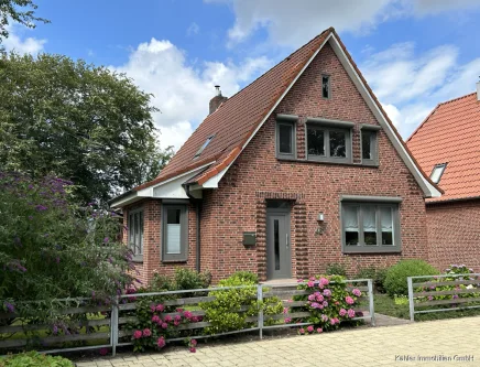 Front des Hauses - Haus kaufen in Heide - Modernisierter Altbau in Bestlage von Heide mit ca. 247 m² Wohn-/ Nutzfläche | Großzügig wohnen und / oder arbeiten