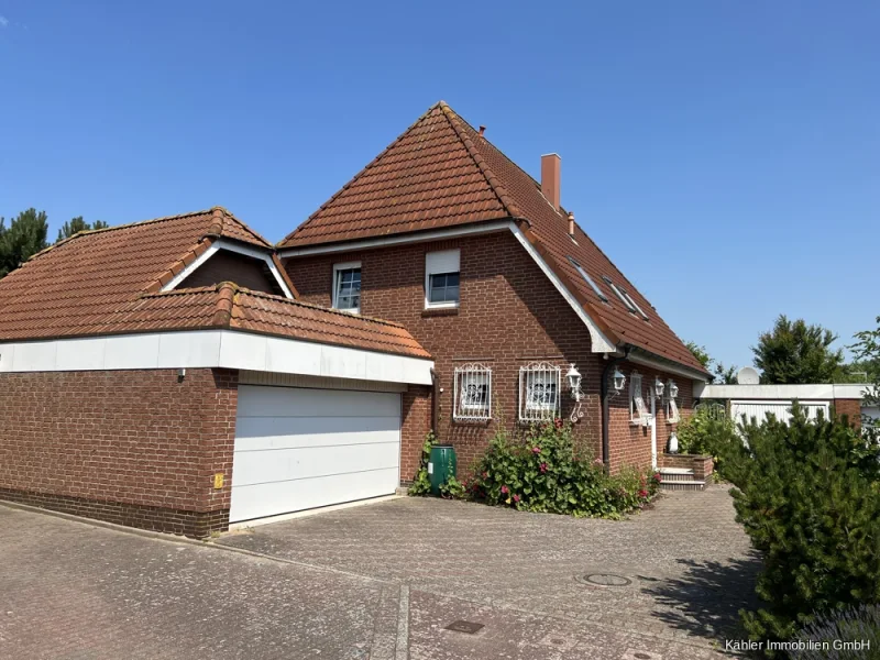 Außenansicht - Haus kaufen in Büsum - Gepflegtes Einfamilienhaus mit großem Garten unweit der Familienlagune in Büsum zu verkaufen