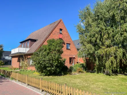 Außenansicht - Haus kaufen in Büsum - Großzügiges Einfamilienhaus mit zwei Wohneinheiten in Büsums bester Lage zu verkaufen