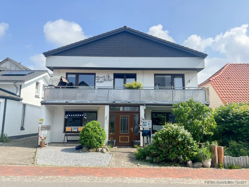 Außenansicht - Haus kaufen in Büsum - Charmantes Mehrfamilienhaus mit 3 Wohneinheiten auf Eigenland in bester Lage Büsums zu verkaufen