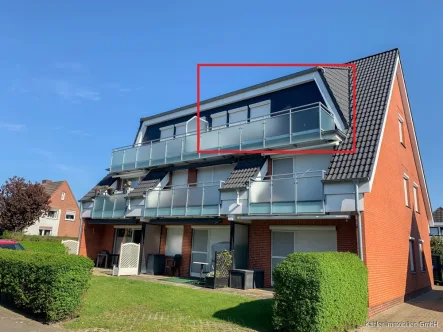 Wohnung DG - Wohnung kaufen in Büsum - Modernisierte Dachgeschosswohnung mit zwei Zimmern, großem Balkon und ca. 39 m² Wohnfläche auf Eigenland nahe des Büsumer Zentrums