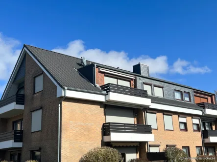 Wohnung Dachgeschoss - Wohnung mieten in Büsum - Großzügige 2,5 Zimmer-Wohnung mit ca. 50 m² Wohnfläche unweit des Büsumer Zentrums zu vermieten