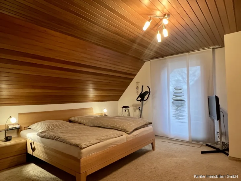 Schlafzimmer 1 DG