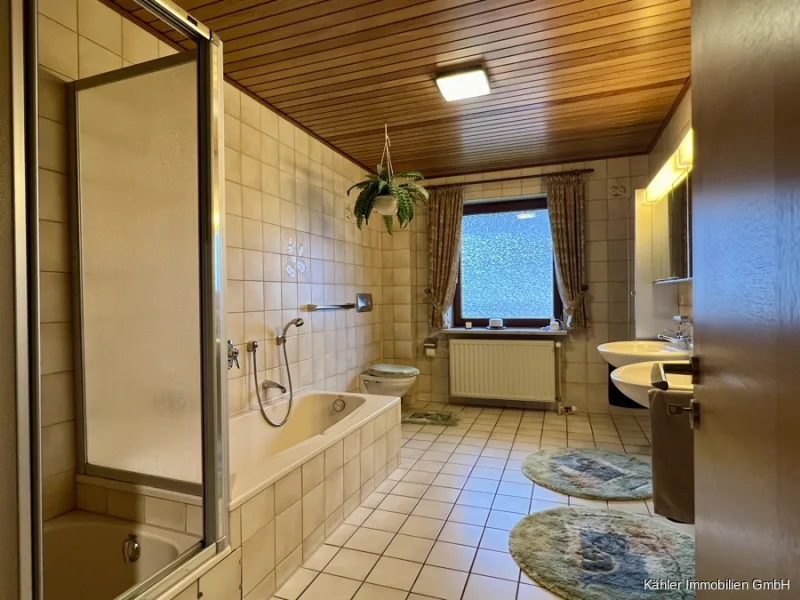 Badezimmer EG