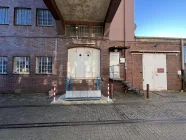 Ansicht Rampe Zugang Lastenaufzug und Treppenhaus