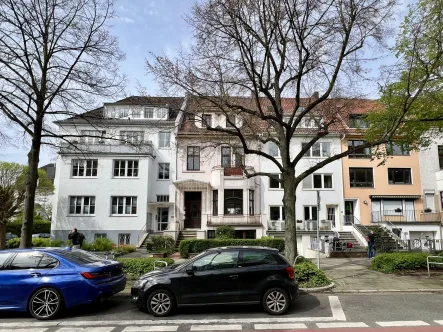 Hausansicht - Wohnung kaufen in Bremen - Charmante Maisonettewohnung mit Gartennutzung im Altbremer Haus