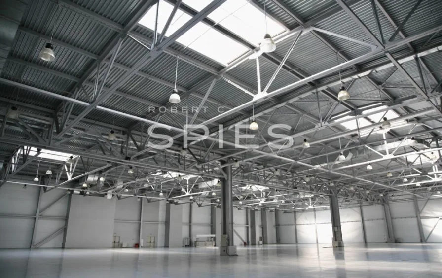 Beispielbild - Halle/Lager/Produktion mieten in Nordenham - 8.000 m² Logistikfläche direkt am Wesertunnel