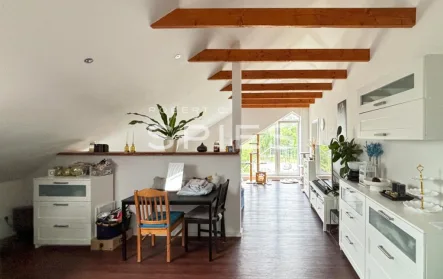 Wohnen - Wohnung mieten in Bad Zwischenahn - Moderne Dachgeschoss-Wohnung mit Balkon in Ofen