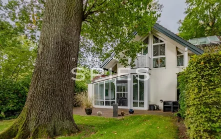 Außenansicht - Haus kaufen in Bremen - Einzigartiges Wohnen  im "Schweizer Landhaus Stil"