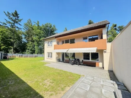  - Haus kaufen in Bomlitz - Zwei Wohneinheiten mit großem Garten, Vollkeller und Garage in Waldnähe