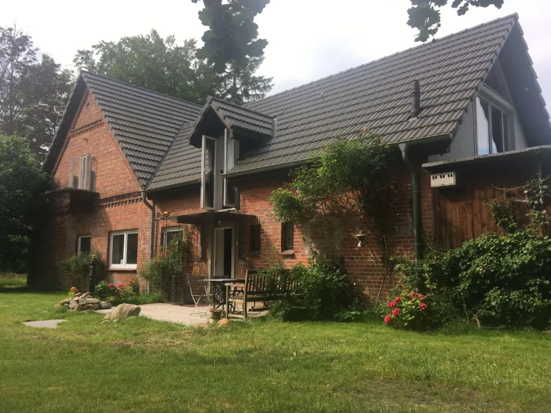  - Haus kaufen in Seevetal - Charmantes Landhaus bietet viel Platz, Individualität u. Natur am Ende einer Sackgasse -   nahe HH