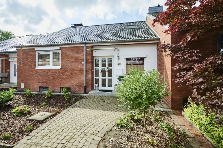  - Haus kaufen in Bremen - Chicer Wohntraum  // 124 qm WF // kompl. renoviertes Mittelhs. mit vielen Extras // Südgarten u. Ga.