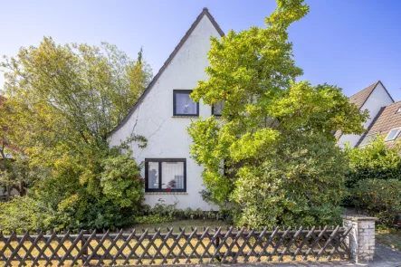 Vorderansicht (1) - Haus kaufen in Bremen - Freistehendes Einfamilienhaus mit Charme in ruhiger Nachbarschaft von Bremen-Rönnebeck