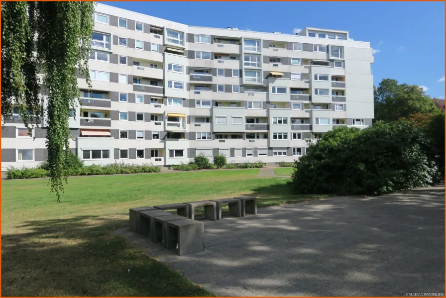 Hausansicht zur Geeste - Wohnung mieten in Bremerhaven - Zweiraumwohnung mit Einbauküche, Fahrstuhl und zwei Balkonen