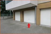 Garage hinter dem Haus