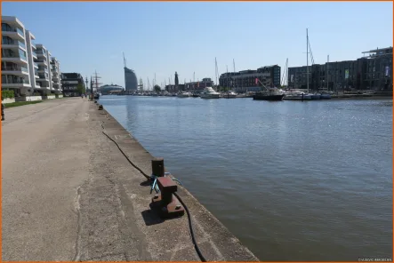 Blick Neuer Hafen - Wohnung kaufen in Bremerhaven - Sonnenuntergang an der Weser genießen!