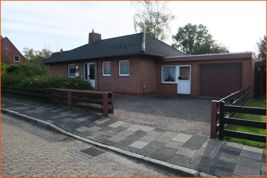 Straßenansicht - Haus kaufen in Cuxhaven / Groden - Bungalow mit kleinem Garten im beliebten Cuxhaven-Groden