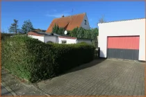 Garage mit Zufahrt