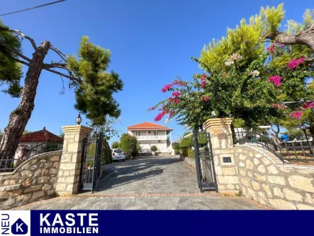 Titel - Haus kaufen in Tragaki - Zakynthos | Meerblick-Villa mit Apartment nur 100m vom Meer entfernt