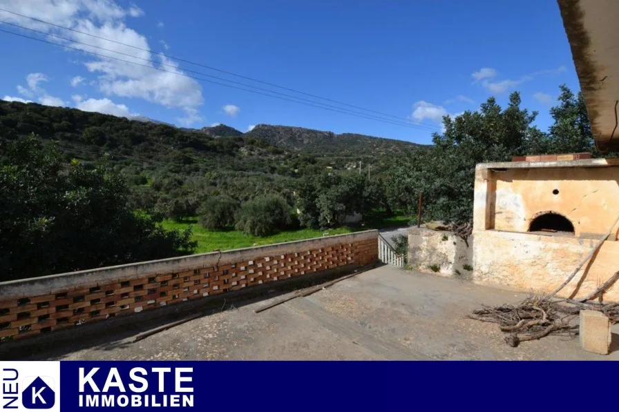 Titel - Grundstück kaufen in Lakonia - Renovierungsprojekt in Lakonia auf Kreta: Doppelhaushälfte mit Terrasse und schöner Aussicht