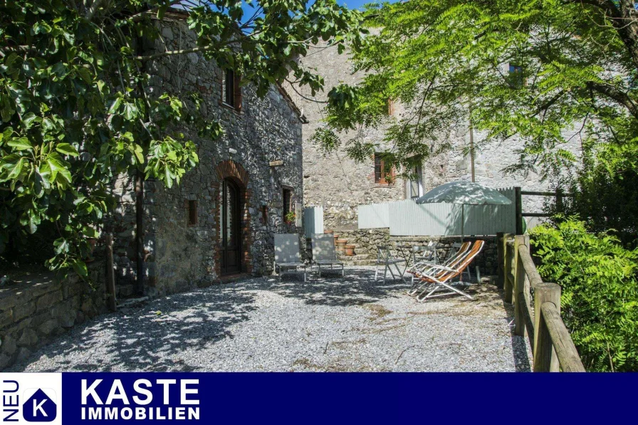 Titel - Haus kaufen in Lucca - Ferienhauskomplex mit Garten im wunderschönen Lucca in der Toskana.