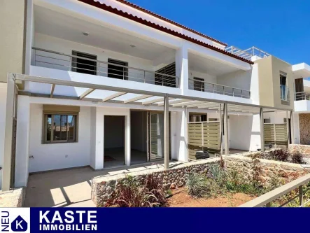 Titel - Haus kaufen in Amoudara - Kreta | Modernes Stadthaus mit Meerblick - fußläufig zum Strand