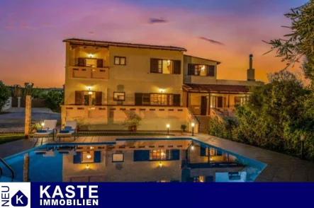 Titel - Haus kaufen in Maleme - Typisch kretische Villa mit Pool und Meerblick auf Kreta.