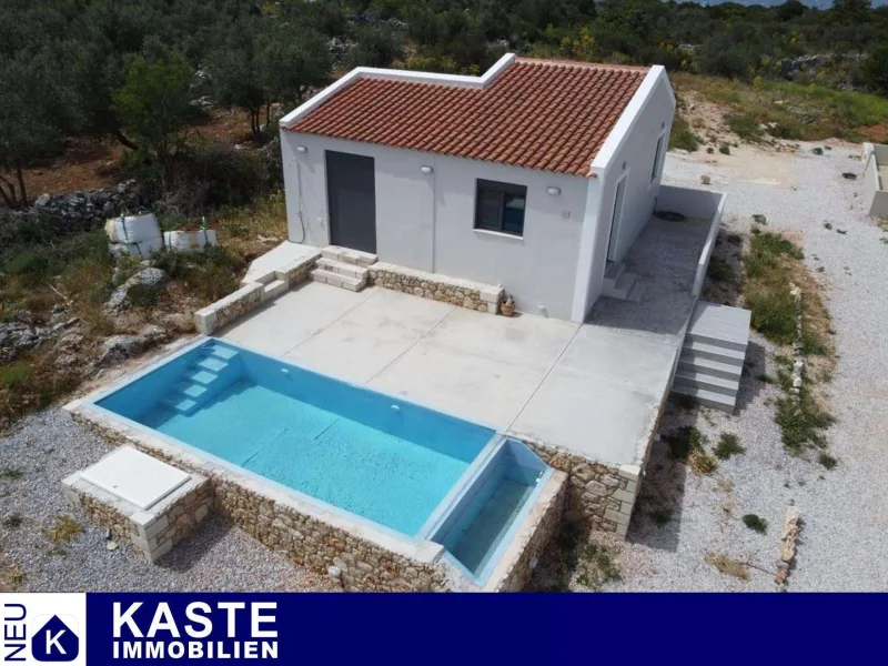 Titel - Haus kaufen in Litsarda - Moderne Villa mit großer Terrasse und Pool auf Kreta.