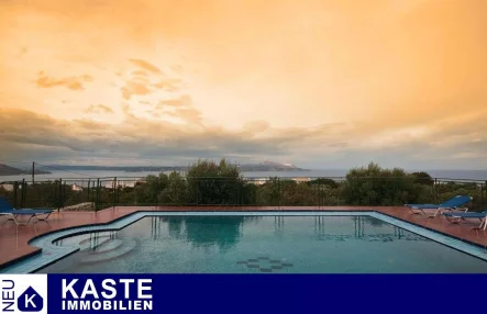 Titel - Haus kaufen in Plaka - Villa mit Pool und atembreaubender Aussicht auf das Meer