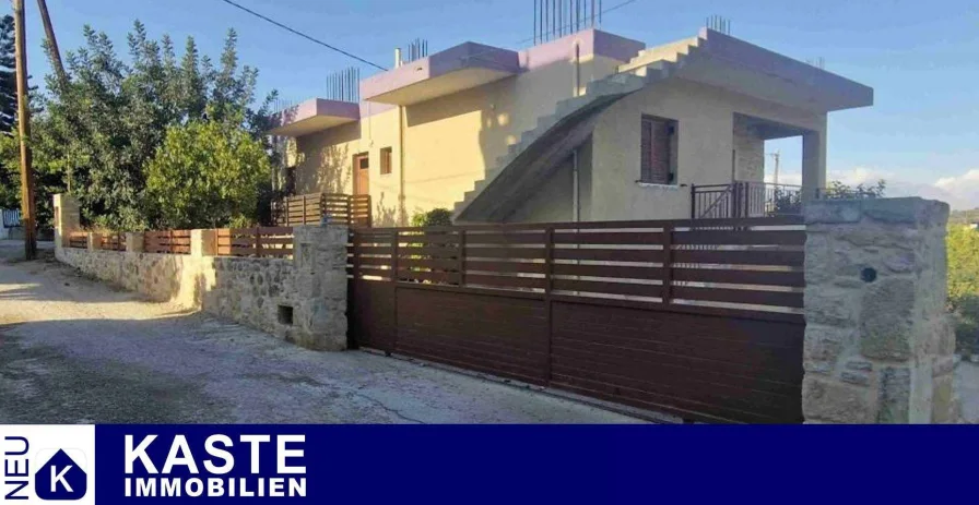 Titel - Haus kaufen in Pitsidia - Modernisiertes Steinhaus mit Kamin, Garten und Garage