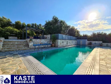 Titel - Haus kaufen in Zakynthos - Zakynthos | Ferienvilla mit unabhängigem Gästehaus und 15m Pool