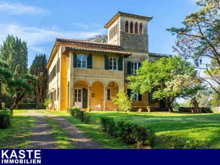 Villa Toskana - Haus kaufen in Fauglia - Luxuriöse historische Villa mit Swimmingpool in der Toskana