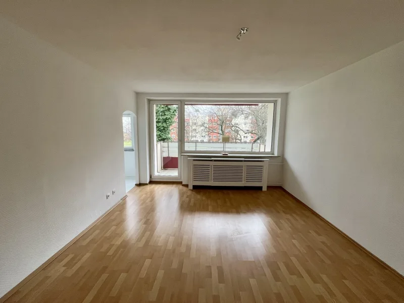 Wohnzimmer - Wohnung kaufen in Barsinghausen - Barsinghausen: 1,5 Zimmerwohnung mit Loggia in zentraler Lage