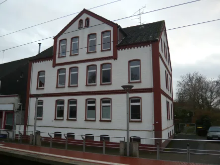 Vorderansicht - Zinshaus/Renditeobjekt kaufen in Hannover - Mehrfamilienhaus mit 6 Wohneinheiten in zentraler Lage in Limmer